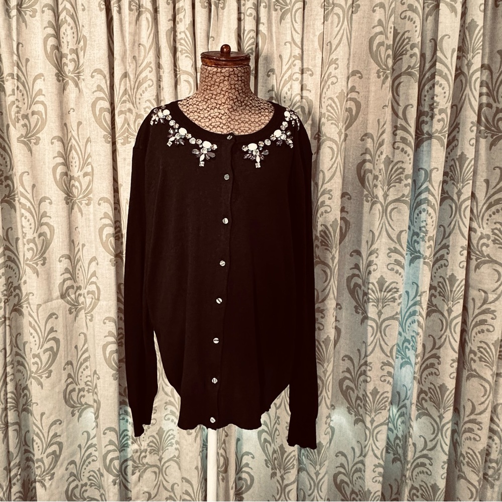 Sweater with Elegant Gemstone neckline Sie 2X